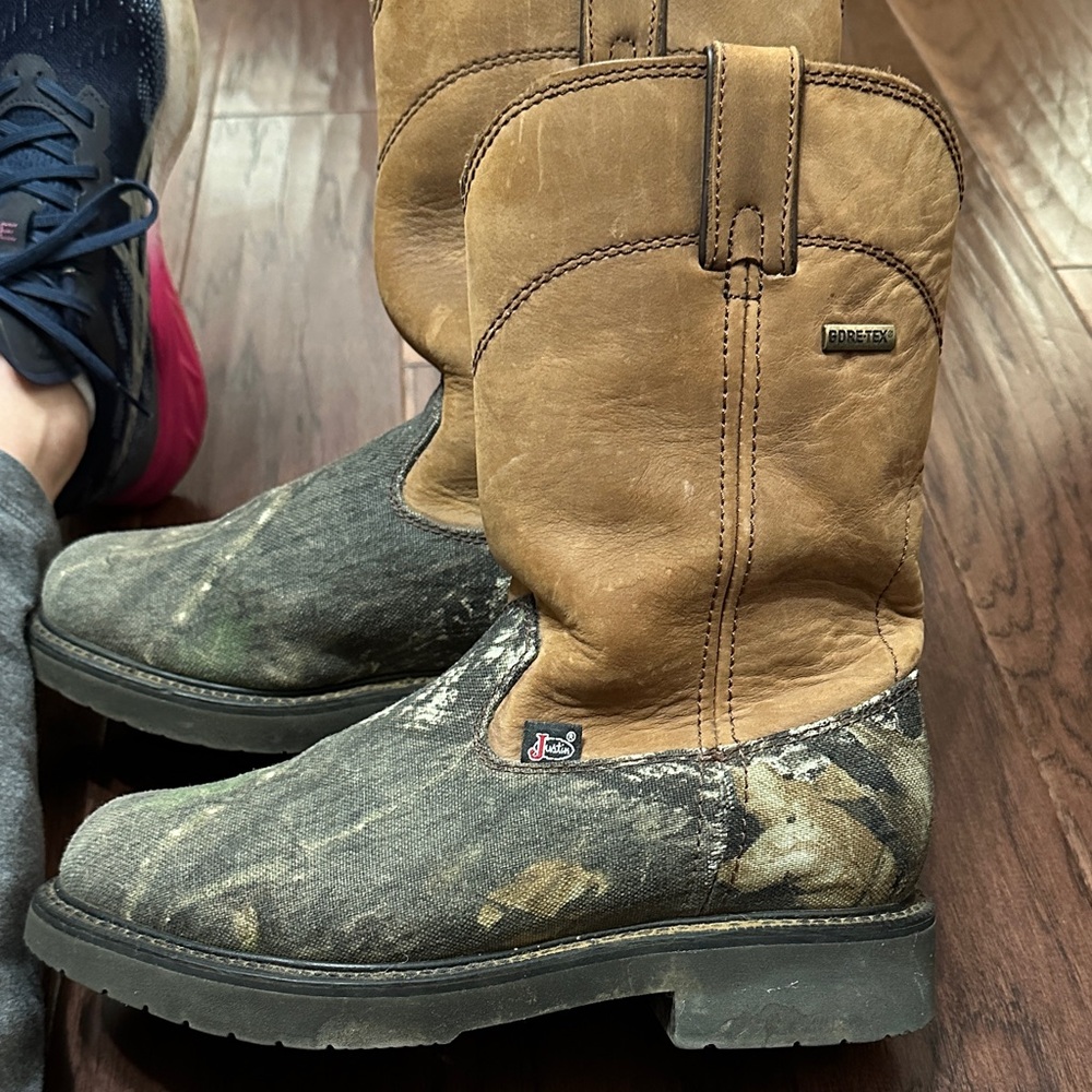 Justin Boots Kids Tan and Black Camo Boots